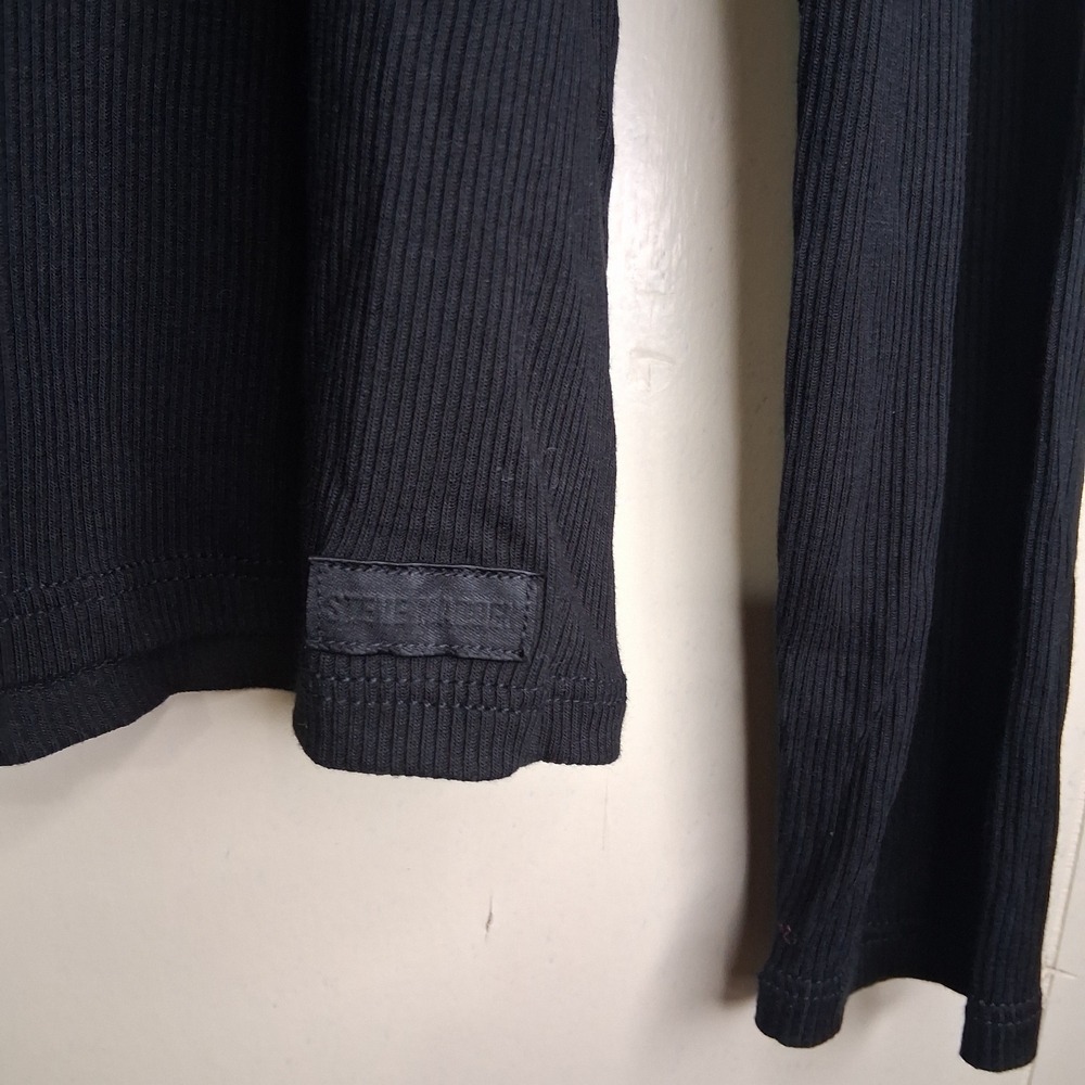 Steve Madden Classic Black Long Sleeve Tee - Picture 4 of 4